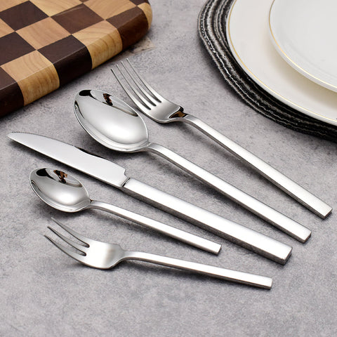Elysian Cutlery Set – Modern Elegance with Timeless Finesse